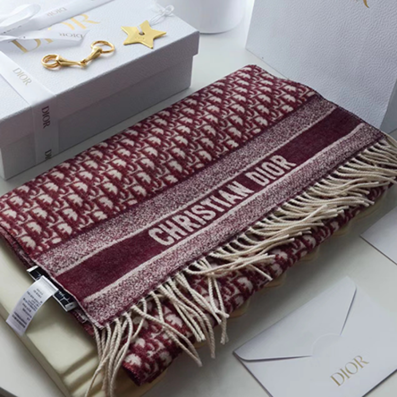 --Dior围巾新款羊绒围巾质感柔软，代购级别品质保证！