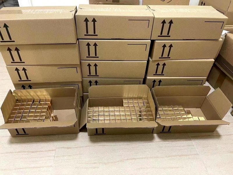 --高仿1:1化妆品香水口红一手货源，一件代发